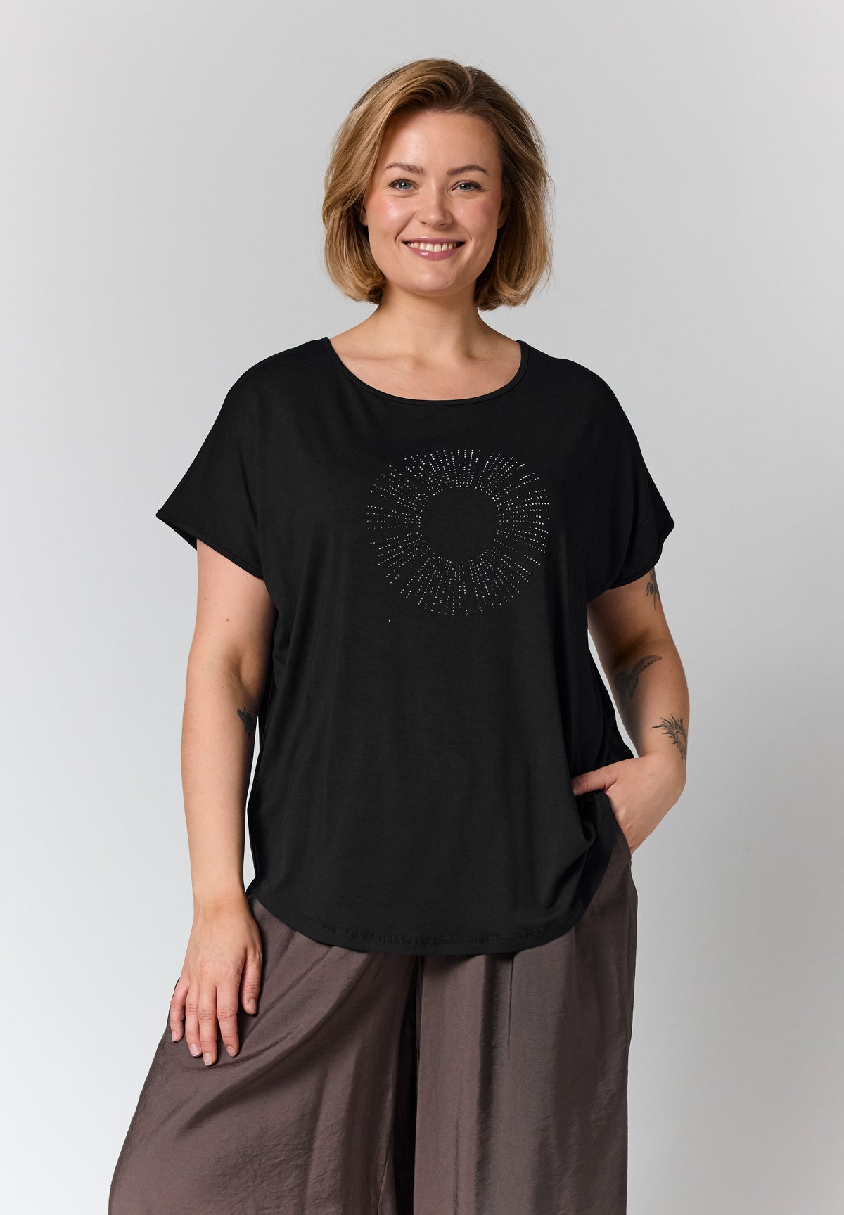 Gozzip Woman GGitte T-shirt with stones T-Shirt 2 Black