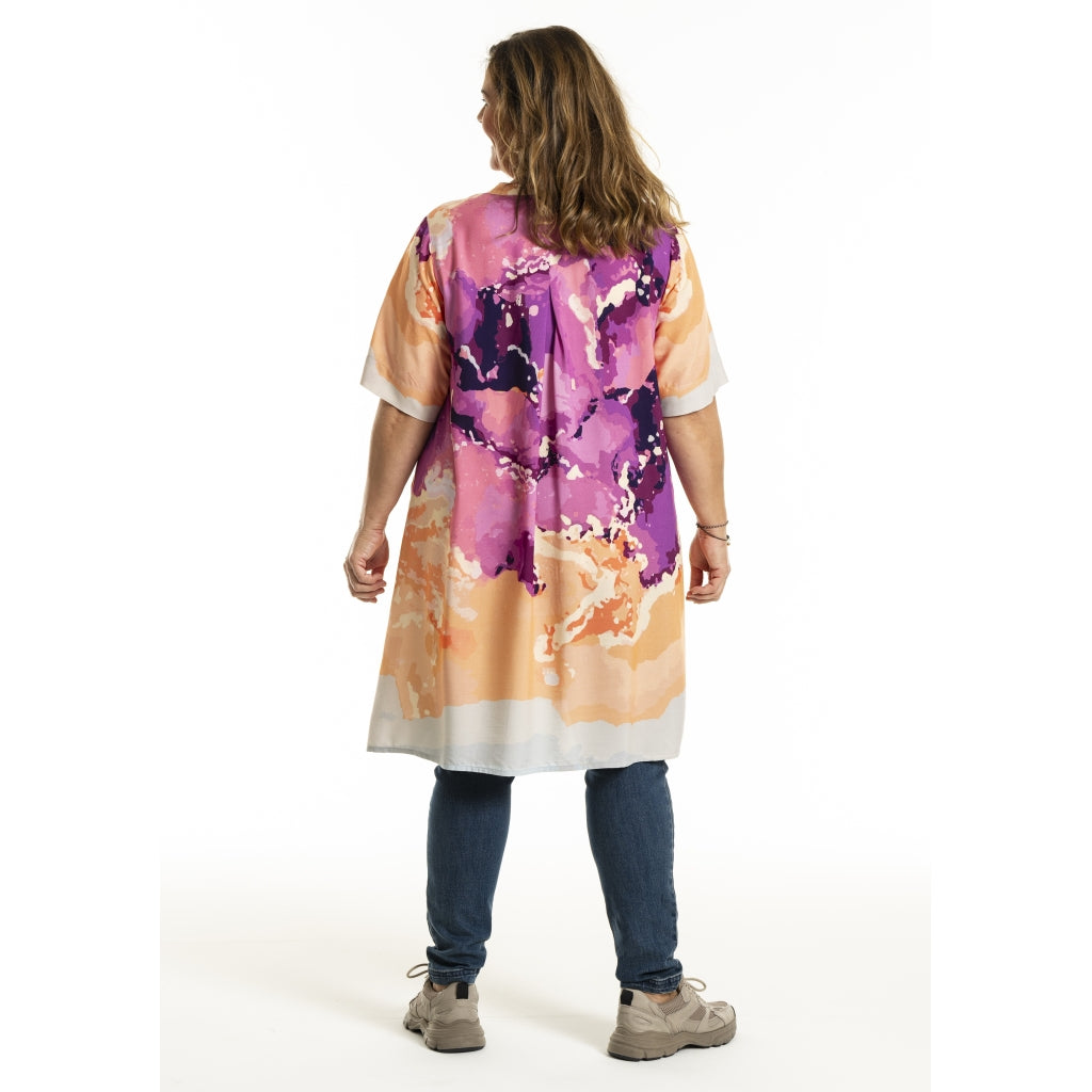 Gozzip Woman GMagda Tunic Tunic Art print