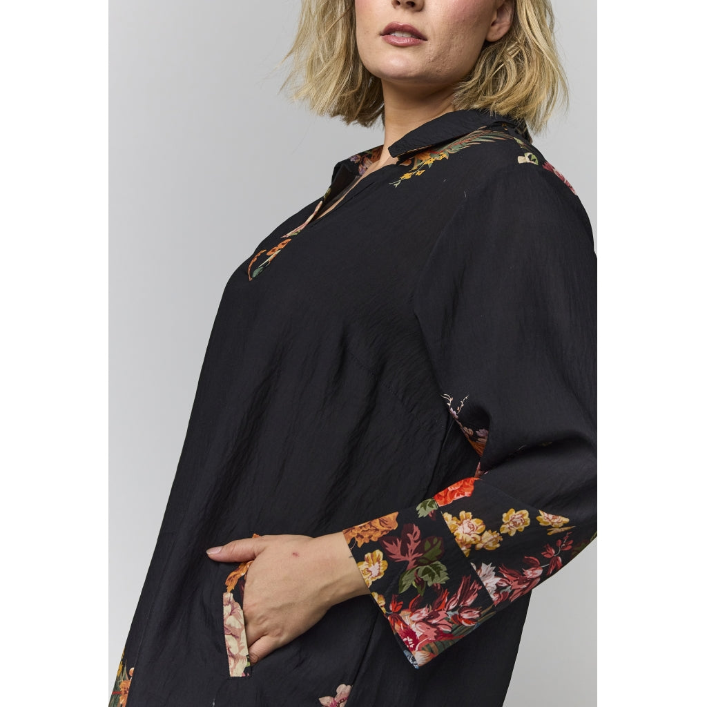 Gozzip Woman GMichelle Tunic Tunic Black with rose fall board